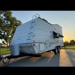 1998 Wildwood 24' RV Toy Hauler traveler Trailer
