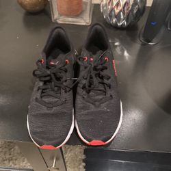 Rarely Worn Women Pumas!