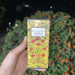 Gucci Flora yellow