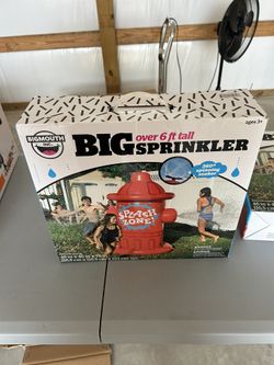 Brand New Big Sprinkler 6 ft Tall 