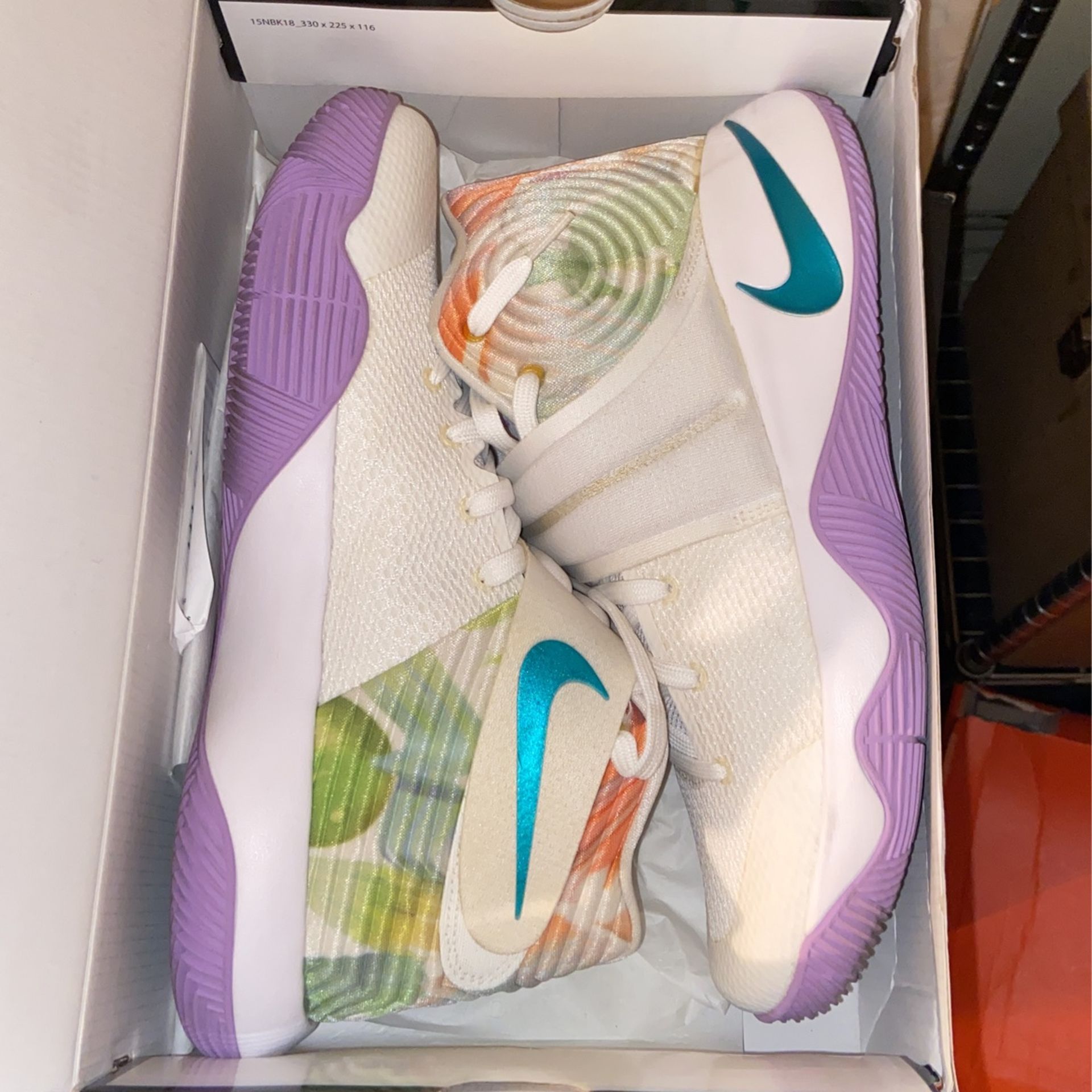 Kyrie 2 Easter