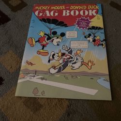 Walt Disney M Mouse/ D Duck Gag Book