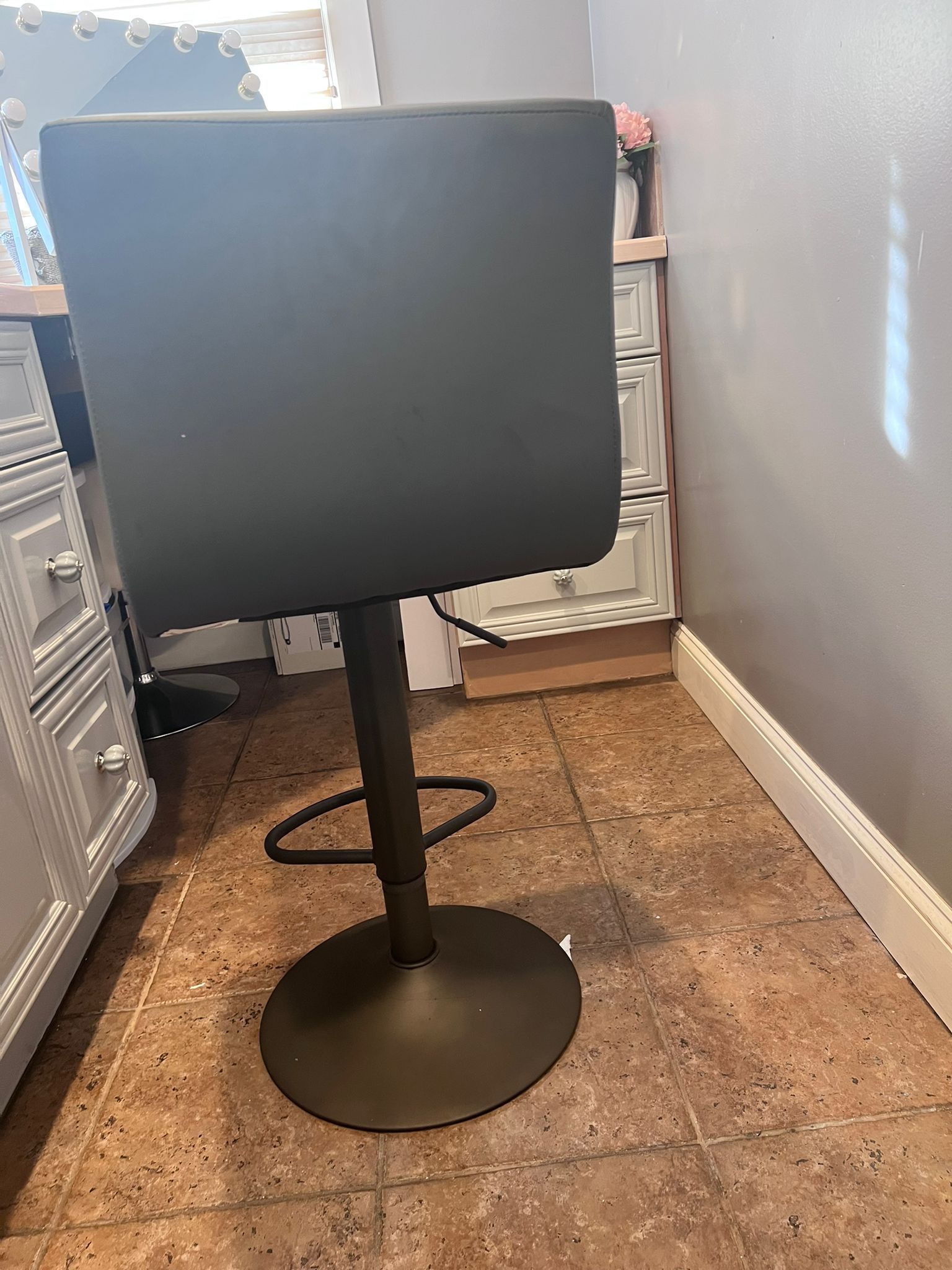 Bar Stool / Vanity Chair - Leather Gray With Material Stand