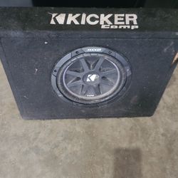Kicker Compettion 10 In With Boss Amp 1600 Watts