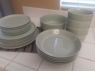 Crate & Barrel dinnerware, 24 piece set, Aaron Probyn