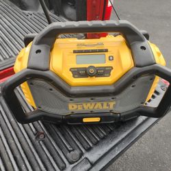 20 Volt Dewalt Radio Bluetooth 