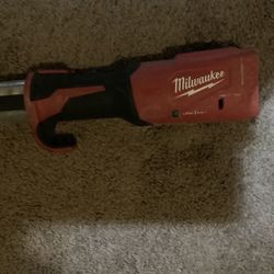 Milwakee Force Logic Press Tool