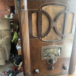 Beautiful Rca Tube Radio