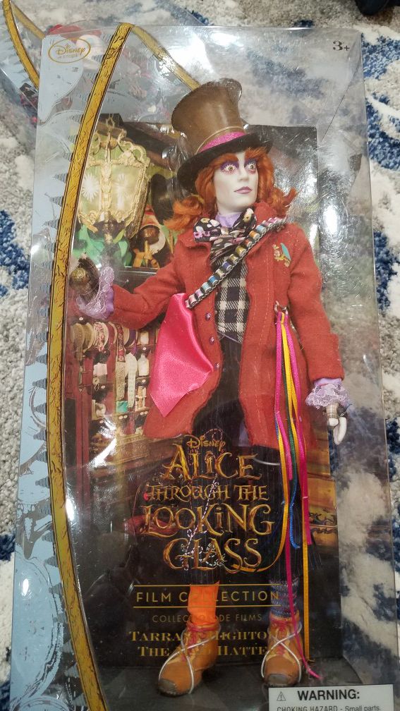 DISNEY Collection Alice through the looking glass