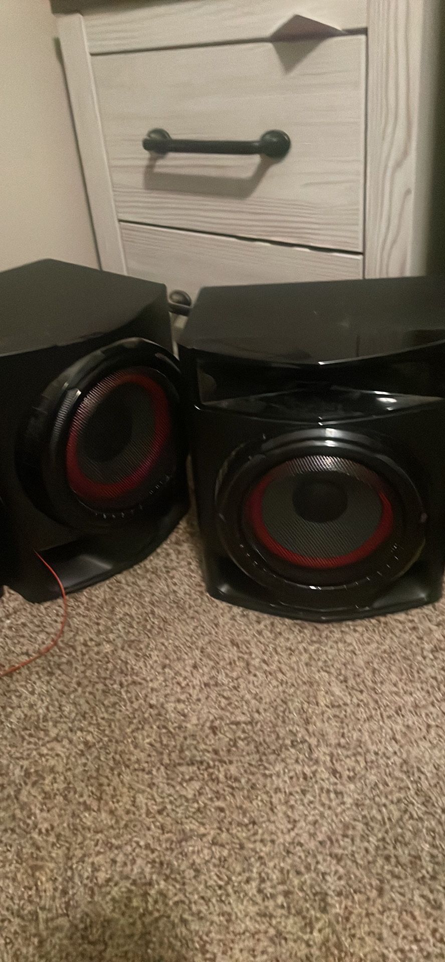 LG 700w