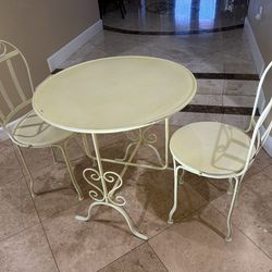 Vintage Iron Bistro Set 2 Folding Chairs , Round Table With Glass