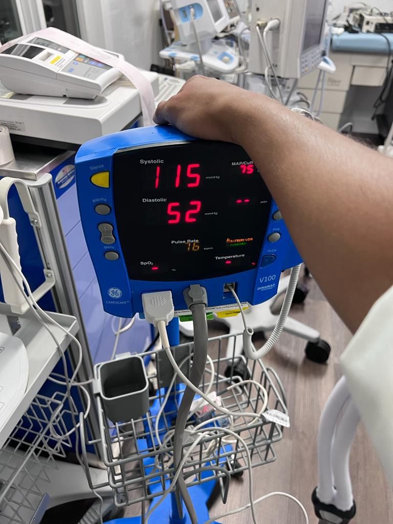 GE Dinamap Carescape V100 SpO2 NIBP oral Temp