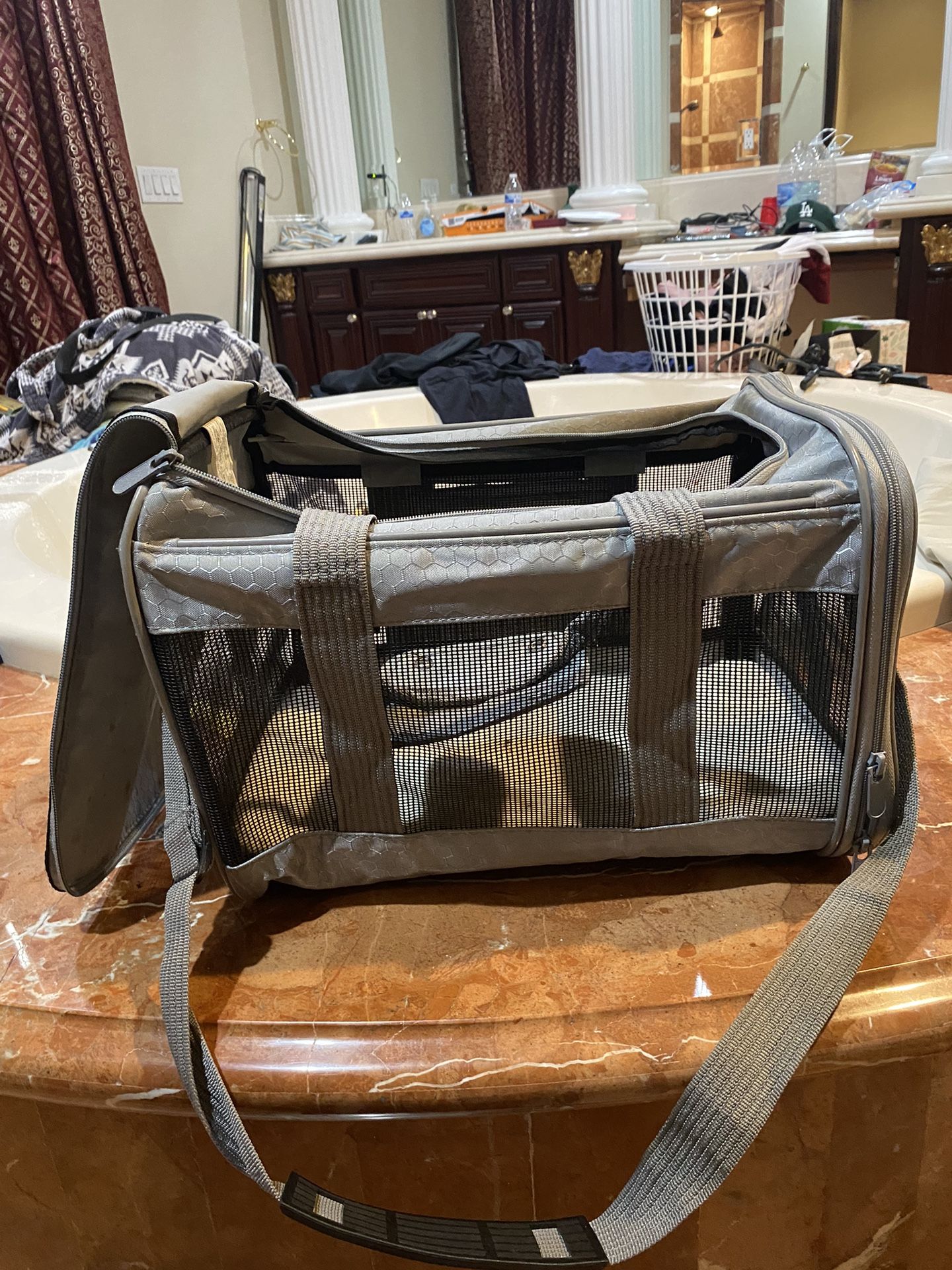 Duffle Bag To Carry Animal
