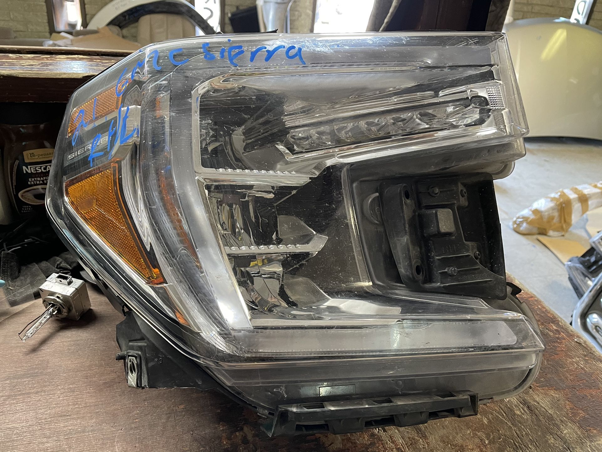 20192021 GMC SIERRA RIGHT HEADLIGHT LED for Sale in Dallas, TX OfferUp