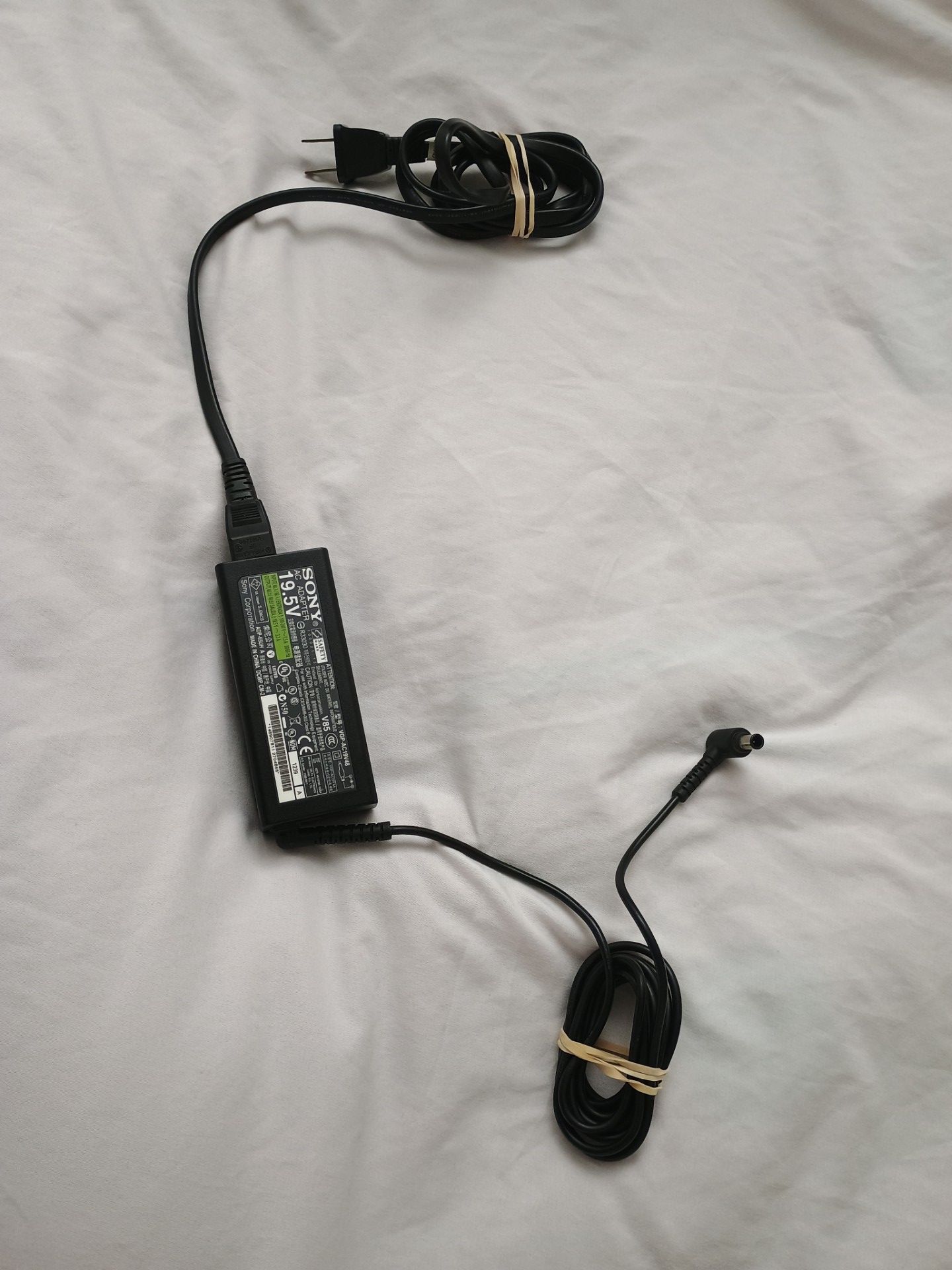 SONY AC ADAPTER LAPTOP POWER CABLE
19.5 V