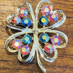 Vintage Pink/Blue Aurora Borealis Crystal Four Leaf Clover Goldtone Brooch Pin 2”t x 1.75” w