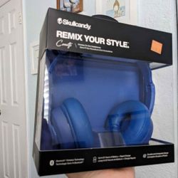 Wireless / Bluetooth SkullCandy headphones (read listing for prices)