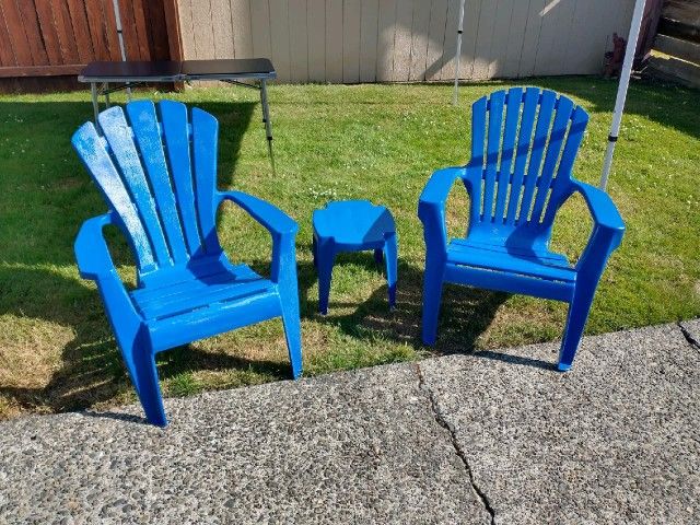 Adirondack Chairs * 2 * And Table Bundle Resin Material