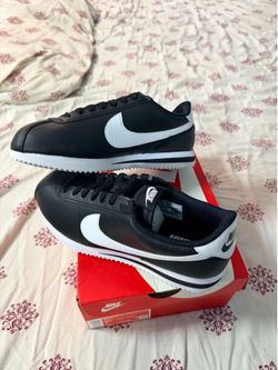 nike cortez mens 7.5 new