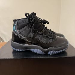 AJ 11 Gamma Retro Women Size 7 Men Size 5.5