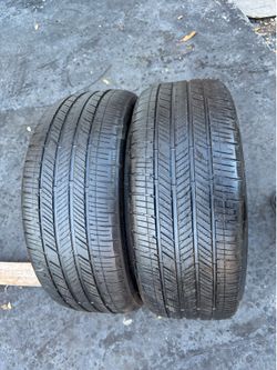 Set of 2 nice Runflat Bridgestone Turanza 225/45/18 ( We install & balance)