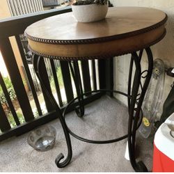 Bar Table And Chairs 