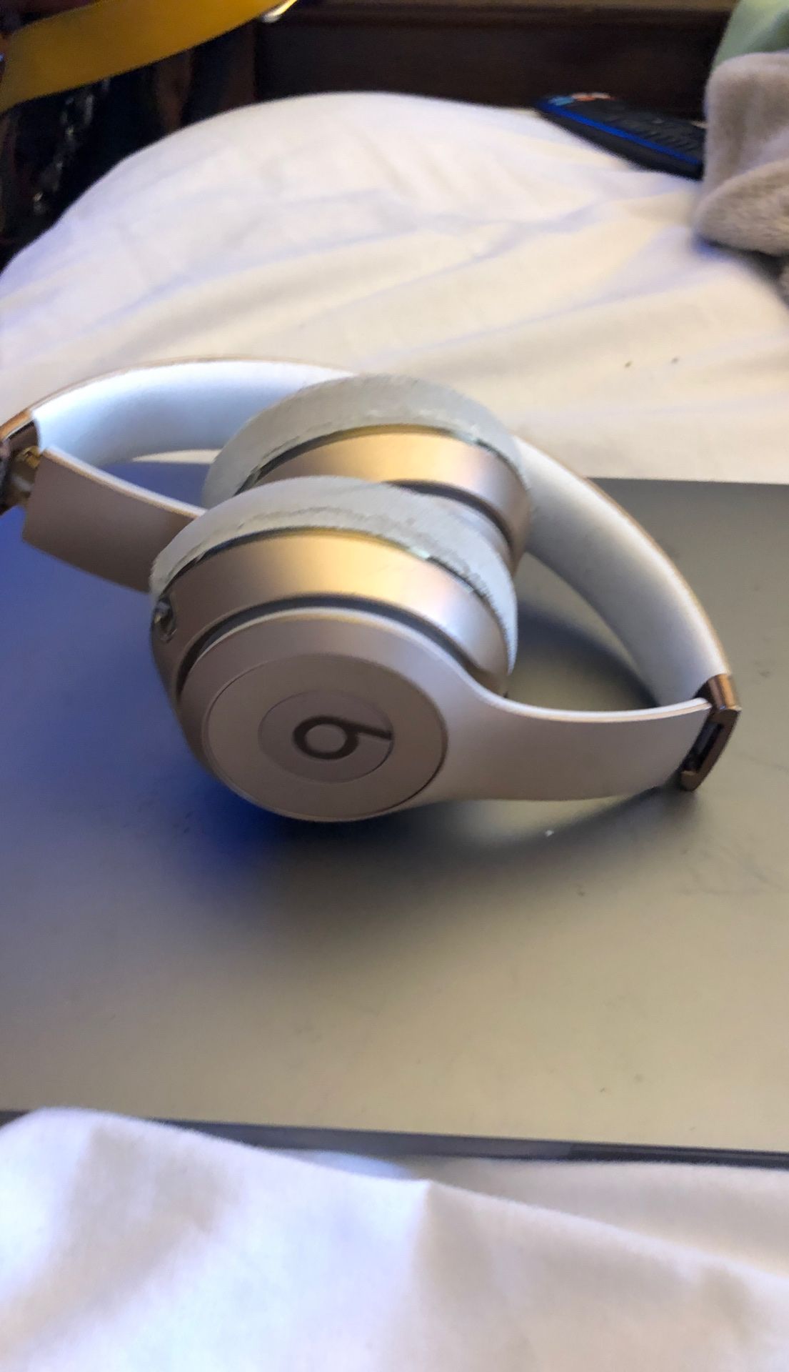DRE BEATS WIRELESS GOLD