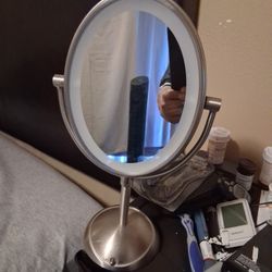 Makeup Mirror And LED Light