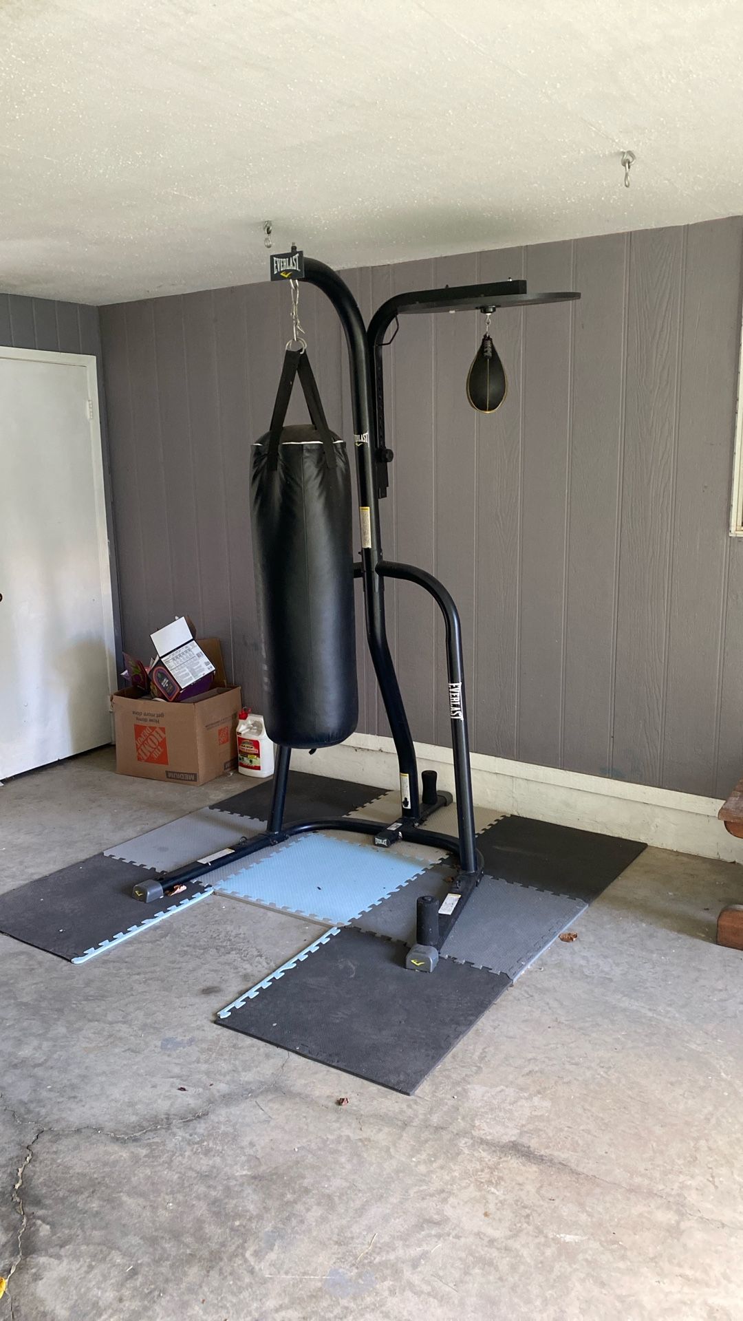 Everlast punching Bag Stand Setup With Speed Bag
