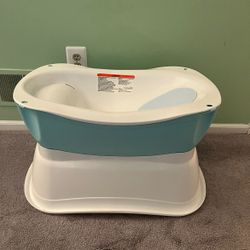 Summer Infant Bath Tub $15 cash only. Cross Posted
