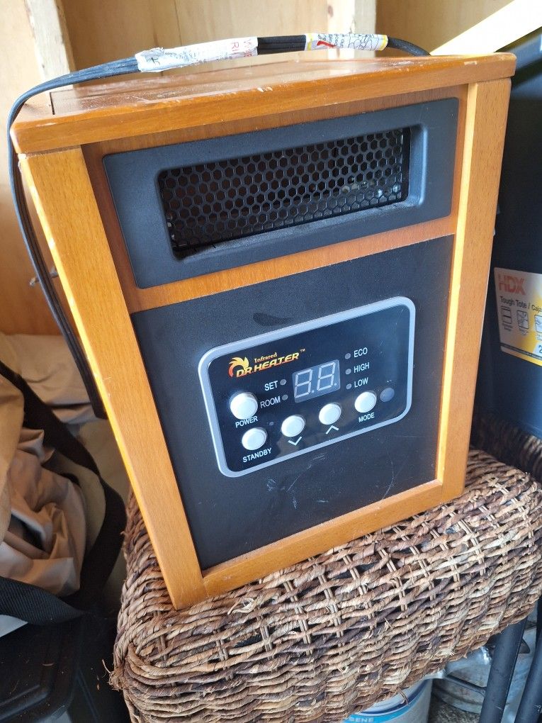 INFRARED PORTABLE SPACE HEATER.