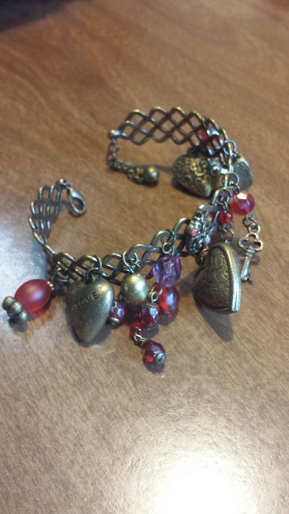 Metal Lace Bracelet w/Charms