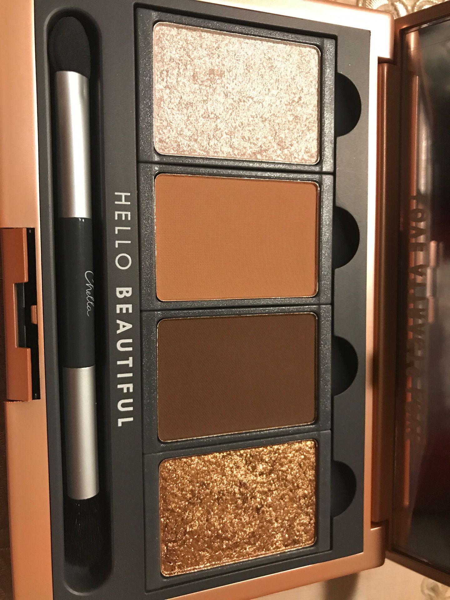 La vie chella eyeshadow palette