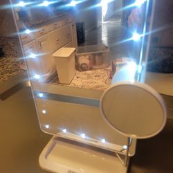 Lighted Makeup Mirror 