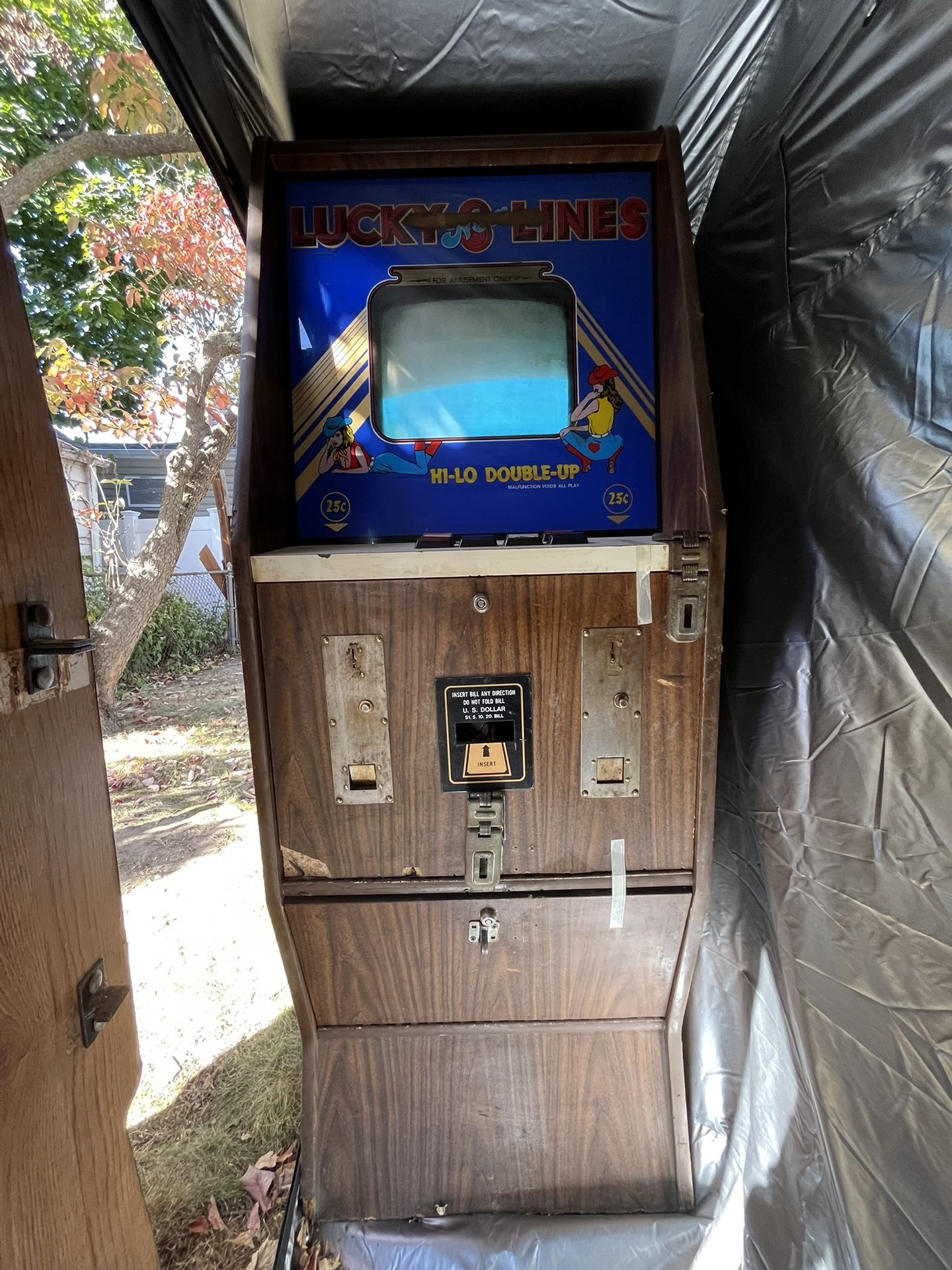 Lucky Lines Vintage Arcade Machine