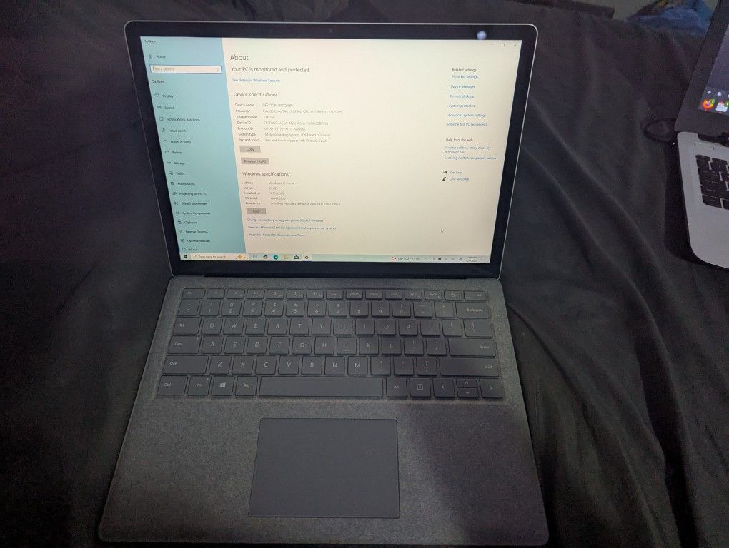 Microsoft Surface Laptop 2 (Intel Core i5, 8GB RAM, 256GB) - Platinum