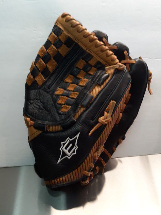 Easton Right Hand Leather Baseball Glove SP13 13 Inch Pattern Brown & Black