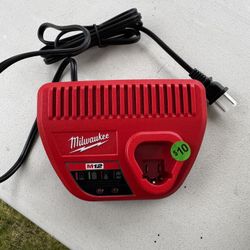 Milwaukee M12 Charger 