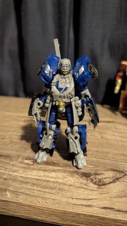 Transformers Studio Series Dark of the Moon Que (Wheeljack)
