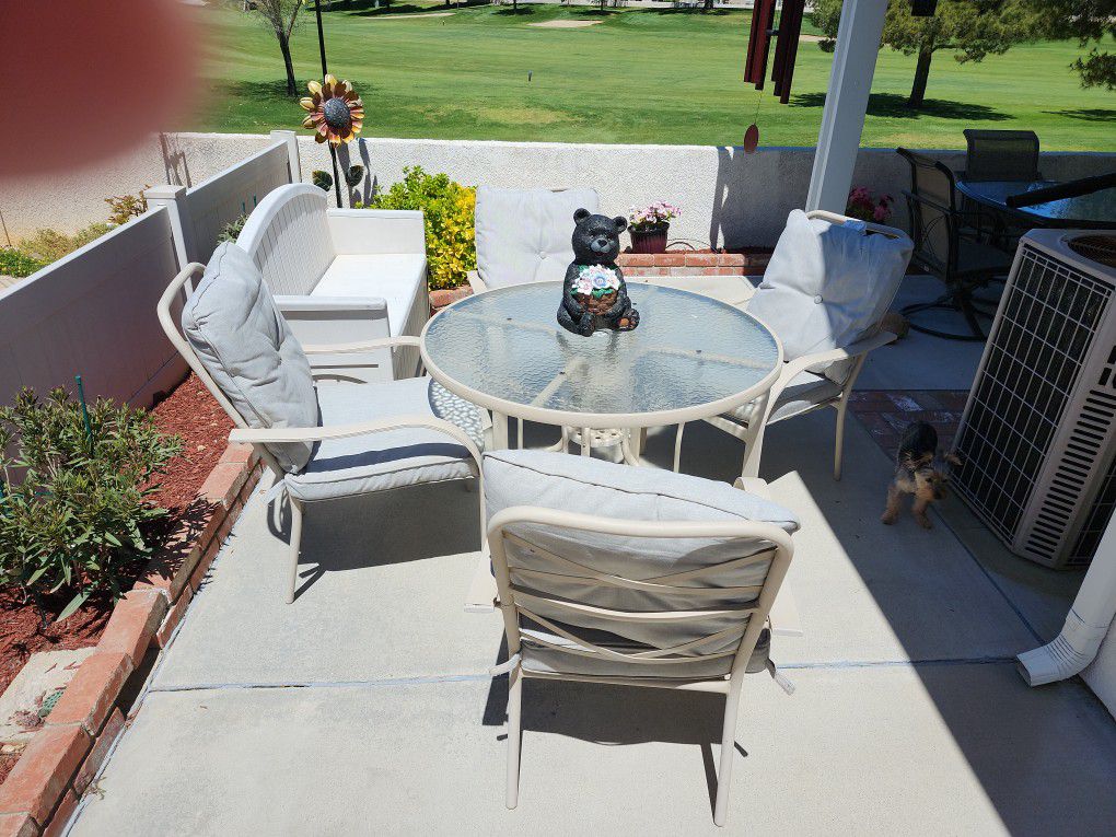 Patio Table 4 Chairs With Cushions 