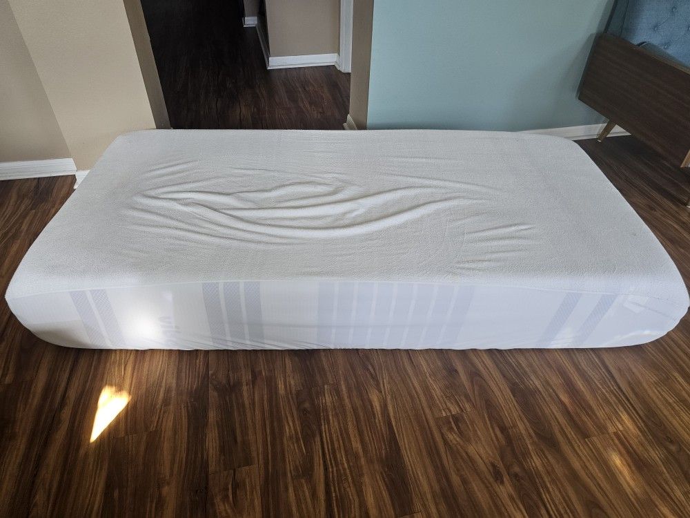 Twin Xl Mattress Like New