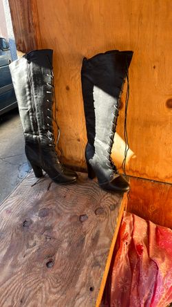 High heel boots