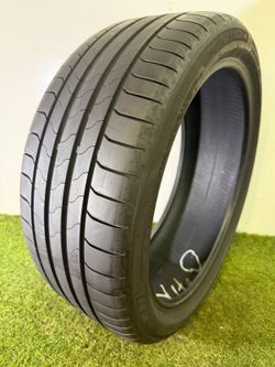 U784  225 40 19 93Y  Bridgestone  Turanza  One Used Tire 80% Life 