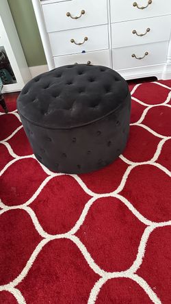 Round Tufted Velvet Ottoman
