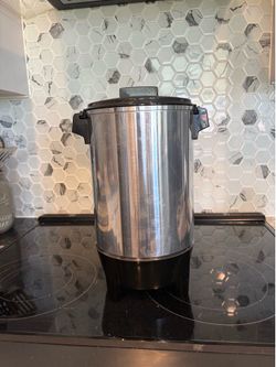 Westbend 30 cup urn.