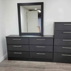 Dresser Whit Mirror And Chest ****** Cómoda Con Espejo Y Gavetero 