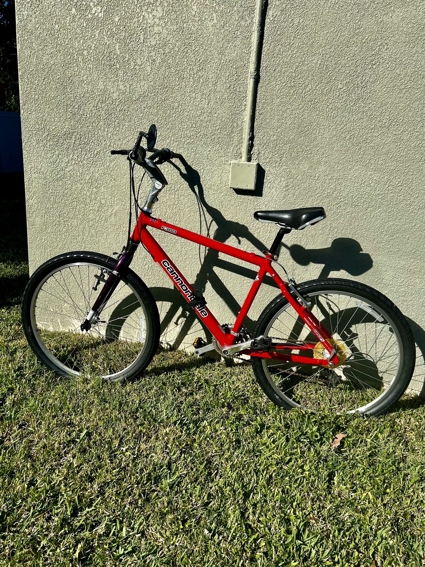 26” MENS CANNONDALE F300 21 SPEED MOUNTAIN BICYCLE 