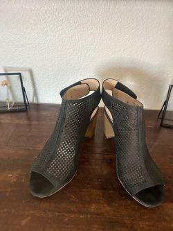 Coutgo Black thick heel With side Velcro strap Size 8.5