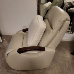 Recliner/ Rocker