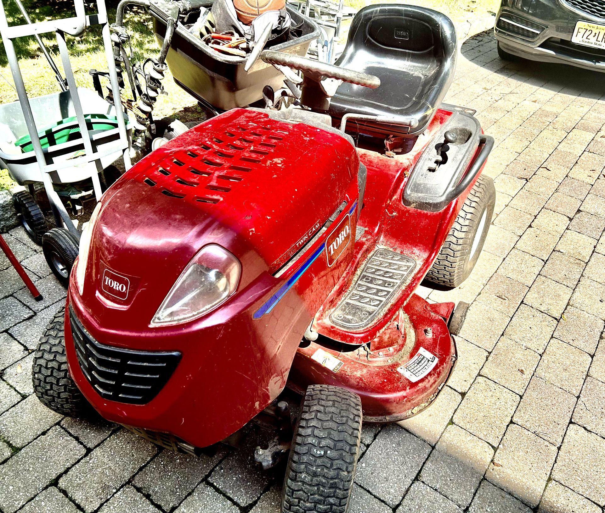 TORO LX425 Lawn Tractor